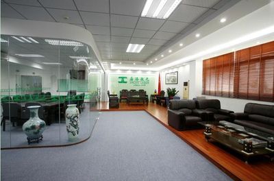 “盒”你心意 智造彩盒論壇暨文洪機(jī)長培訓(xùn)學(xué)校啟動大會聚焦鋼木家具新未來